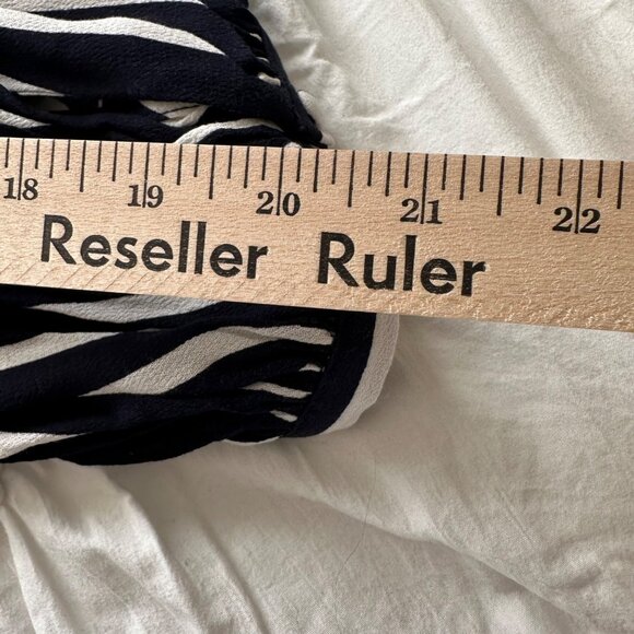 Banana Republic Black & White Striped Elbow Sleeve Top Small Preppy Academia - Picture 10 of 10